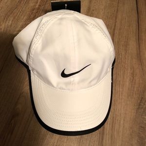 Never Worn White Nike Dri Fit Hat